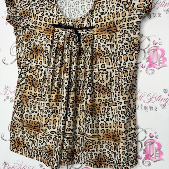 Kathryn top animal print with ribbon 🎀 bow accent stretchy soft *flaw* y2k MOB - Picture 4 of 10